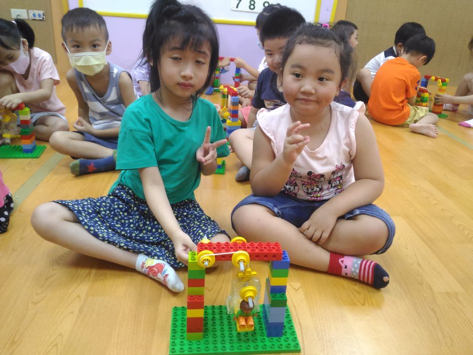 文件 : <FONT COLOR='red'>(109.09.09)樂高【電梯】-2.JPG</FONT> <BR> 尺寸 : <FONT COLOR='blue'>950 × 712</FONT> 圖元 <BR> 格式 : <FONT COLOR='green'>jpg</FONT> <BR> 大小 : <FONT COLOR='green'> -- </FONT> KB