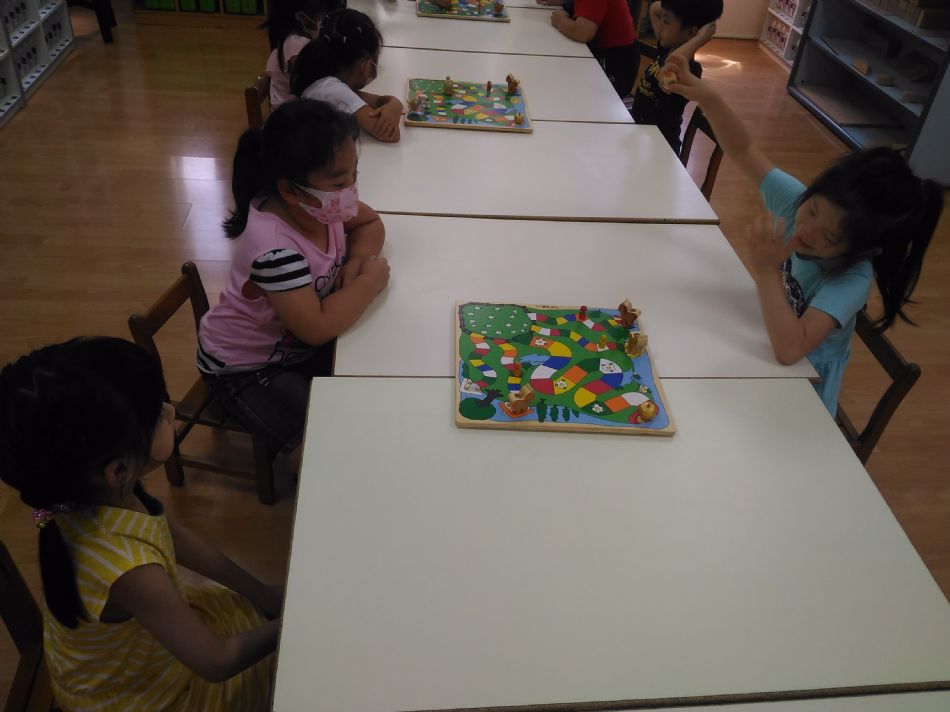 文件 : <FONT COLOR='red'>(108.08.13)桌遊-6.JPG</FONT> <BR> 尺寸 : <FONT COLOR='blue'>950 × 712</FONT> 圖元 <BR> 格式 : <FONT COLOR='green'>jpg</FONT> <BR> 大小 : <FONT COLOR='green'> -- </FONT> KB