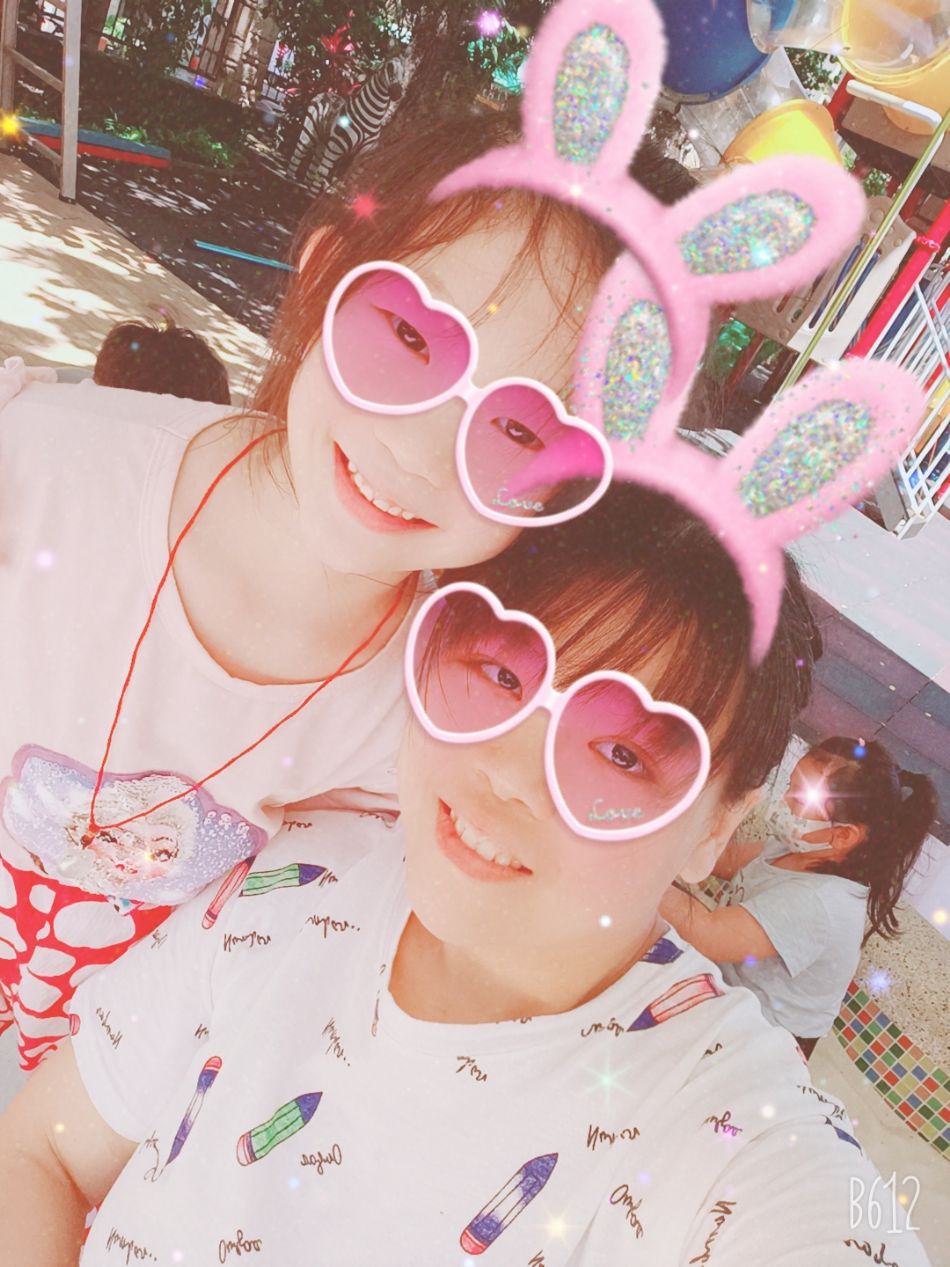 文件 : <FONT COLOR='red'>(109.06.19)玩沙-4.JPG</FONT> <BR> 尺寸 : <FONT COLOR='blue'>950 × 1267</FONT> 圖元 <BR> 格式 : <FONT COLOR='green'>jpg</FONT> <BR> 大小 : <FONT COLOR='green'> -- </FONT> KB