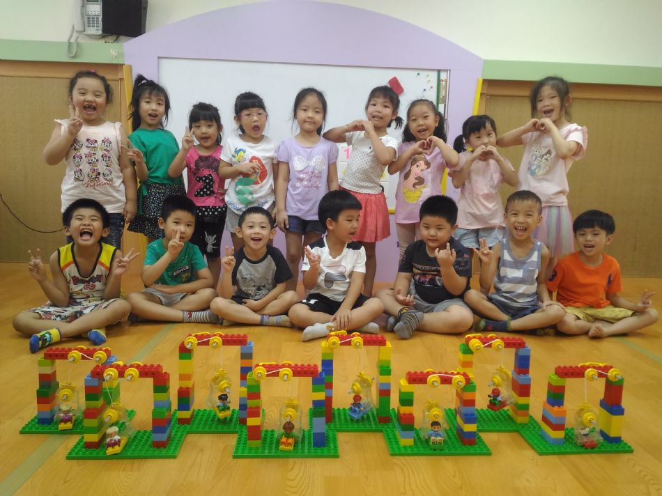 文件 : <FONT COLOR='red'>(109.09.09)樂高【電梯】-8.JPG</FONT> <BR> 尺寸 : <FONT COLOR='blue'>950 × 712</FONT> 圖元 <BR> 格式 : <FONT COLOR='green'>jpg</FONT> <BR> 大小 : <FONT COLOR='green'> -- </FONT> KB