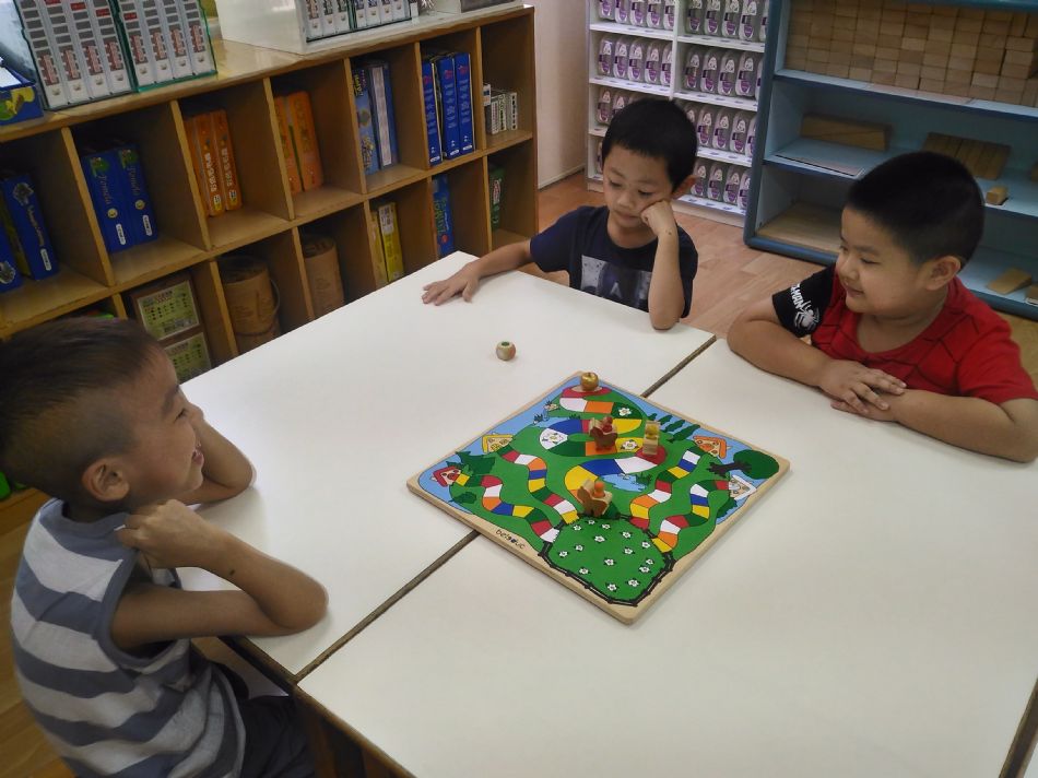 文件 : <FONT COLOR='red'>(108.08.13)桌遊-5.JPG</FONT> <BR> 尺寸 : <FONT COLOR='blue'>950 × 712</FONT> 圖元 <BR> 格式 : <FONT COLOR='green'>jpg</FONT> <BR> 大小 : <FONT COLOR='green'> -- </FONT> KB