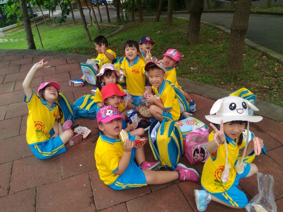 文件 : <FONT COLOR='red'>(108.08.16)戶外教學-1.JPG</FONT> <BR> 尺寸 : <FONT COLOR='blue'>950 × 712</FONT> 圖元 <BR> 格式 : <FONT COLOR='green'>jpg</FONT> <BR> 大小 : <FONT COLOR='green'> -- </FONT> KB