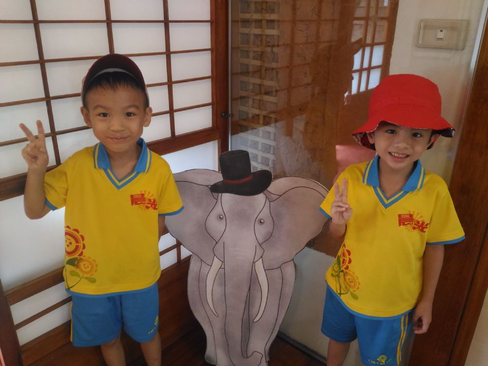 文件 : <FONT COLOR='red'>(108.08.16)戶外教學-11.JPG</FONT> <BR> 尺寸 : <FONT COLOR='blue'>950 × 712</FONT> 圖元 <BR> 格式 : <FONT COLOR='green'>jpg</FONT> <BR> 大小 : <FONT COLOR='green'> -- </FONT> KB