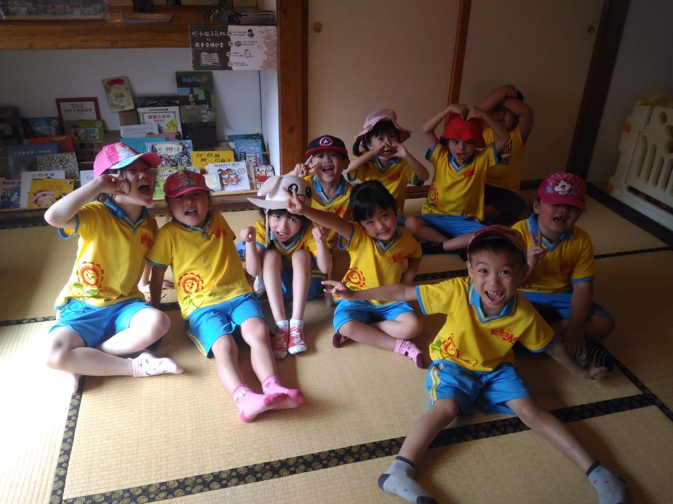 文件 : <FONT COLOR='red'>(108.08.16)戶外教學-19.JPG</FONT> <BR> 尺寸 : <FONT COLOR='blue'>950 × 712</FONT> 圖元 <BR> 格式 : <FONT COLOR='green'>jpg</FONT> <BR> 大小 : <FONT COLOR='green'> -- </FONT> KB