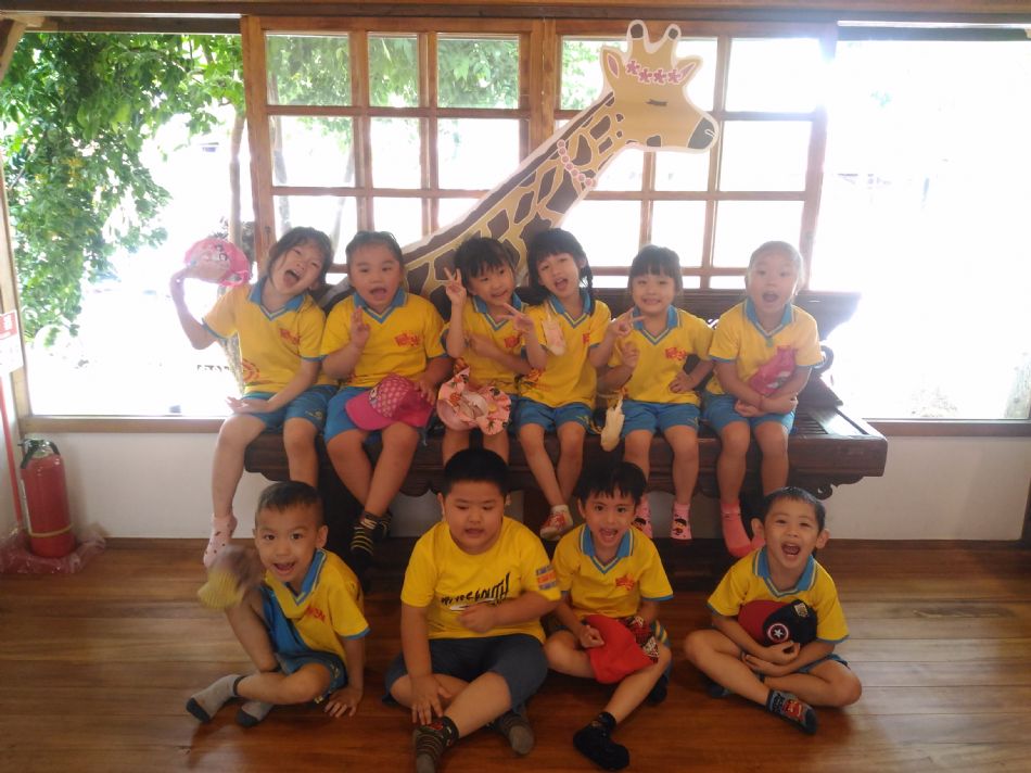 文件 : <FONT COLOR='red'>(108.08.16)戶外教學-4.JPG</FONT> <BR> 尺寸 : <FONT COLOR='blue'>950 × 712</FONT> 圖元 <BR> 格式 : <FONT COLOR='green'>jpg</FONT> <BR> 大小 : <FONT COLOR='green'> -- </FONT> KB