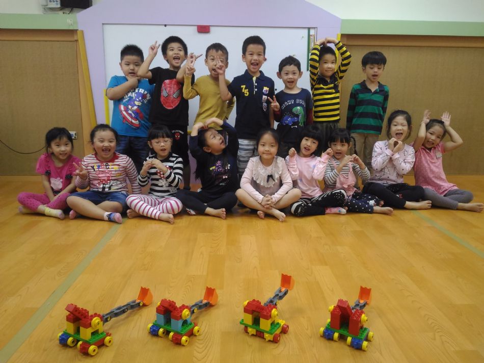 文件 : <FONT COLOR='red'>(108.10.28)樂高-5.JPG</FONT> <BR> 尺寸 : <FONT COLOR='blue'>950 × 712</FONT> 圖元 <BR> 格式 : <FONT COLOR='green'>jpg</FONT> <BR> 大小 : <FONT COLOR='green'> -- </FONT> KB