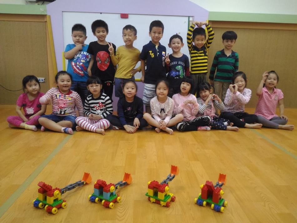 文件 : <FONT COLOR='red'>(108.10.28)樂高-7.JPG</FONT> <BR> 尺寸 : <FONT COLOR='blue'>950 × 712</FONT> 圖元 <BR> 格式 : <FONT COLOR='green'>jpg</FONT> <BR> 大小 : <FONT COLOR='green'> -- </FONT> KB