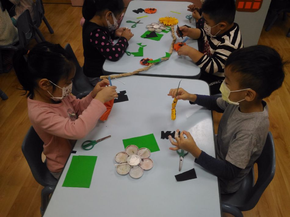 文件 : <FONT COLOR='red'>(108.10.29)美術-2.JPG</FONT> <BR> 尺寸 : <FONT COLOR='blue'>950 × 712</FONT> 圖元 <BR> 格式 : <FONT COLOR='green'>jpg</FONT> <BR> 大小 : <FONT COLOR='green'> -- </FONT> KB