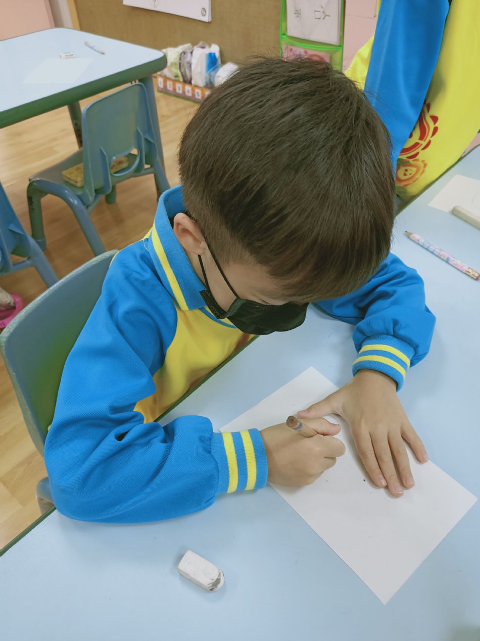 文件 : <FONT COLOR='red'>(109.03.18)菜的生長紀錄.JPG</FONT> <BR> 尺寸 : <FONT COLOR='blue'>950 × 1267</FONT> 圖元 <BR> 格式 : <FONT COLOR='green'>jpg</FONT> <BR> 大小 : <FONT COLOR='green'> -- </FONT> KB