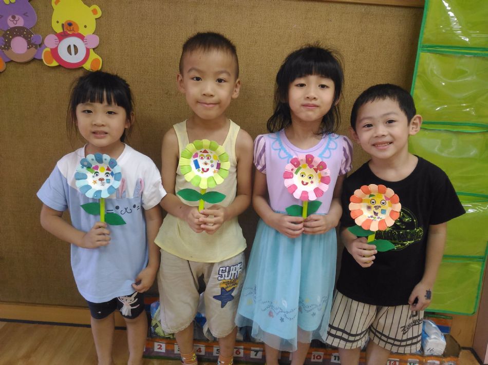 文件 : <FONT COLOR='red'>(108.08.14)小花製作-2.JPG</FONT> <BR> 尺寸 : <FONT COLOR='blue'>950 × 712</FONT> 圖元 <BR> 格式 : <FONT COLOR='green'>jpg</FONT> <BR> 大小 : <FONT COLOR='green'> -- </FONT> KB