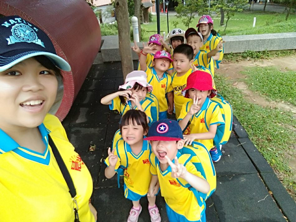 文件 : <FONT COLOR='red'>(108.08.16)戶外教學-12.JPG</FONT> <BR> 尺寸 : <FONT COLOR='blue'>950 × 712</FONT> 圖元 <BR> 格式 : <FONT COLOR='green'>jpg</FONT> <BR> 大小 : <FONT COLOR='green'> -- </FONT> KB