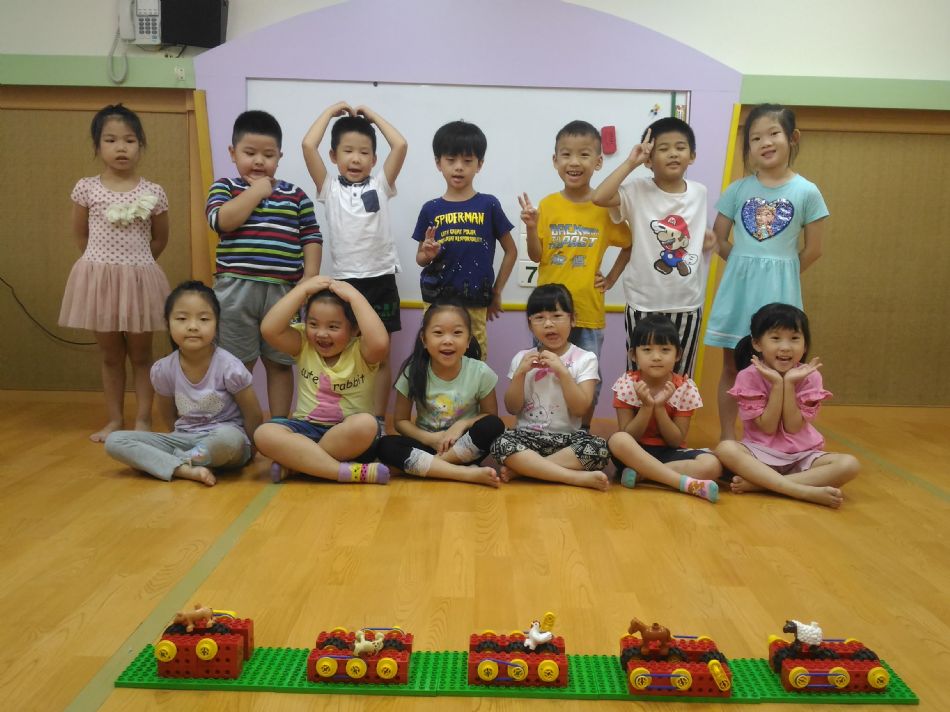 文件 : <FONT COLOR='red'>(108.10.14)樂高【遞物高手】-1.JPG</FONT> <BR> 尺寸 : <FONT COLOR='blue'>950 × 712</FONT> 圖元 <BR> 格式 : <FONT COLOR='green'>jpg</FONT> <BR> 大小 : <FONT COLOR='green'> -- </FONT> KB