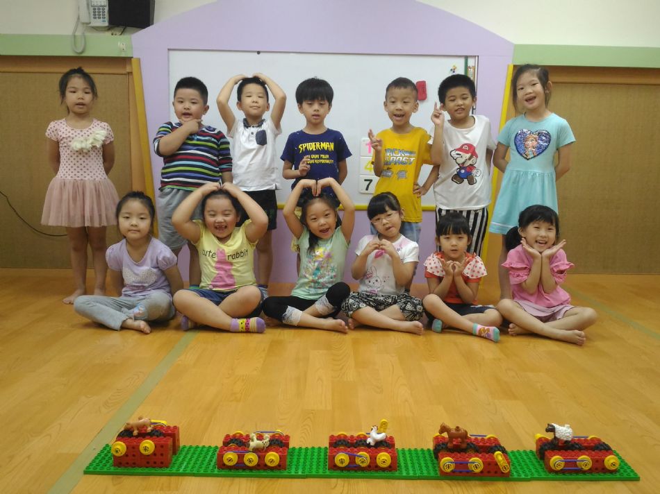 文件 : <FONT COLOR='red'>(108.10.14)樂高【遞物高手】-12.JPG</FONT> <BR> 尺寸 : <FONT COLOR='blue'>950 × 712</FONT> 圖元 <BR> 格式 : <FONT COLOR='green'>jpg</FONT> <BR> 大小 : <FONT COLOR='green'> -- </FONT> KB