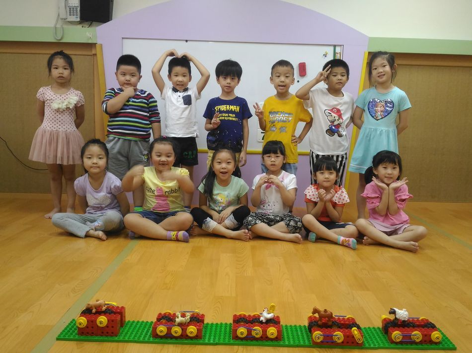 文件 : <FONT COLOR='red'>(108.10.14)樂高【遞物高手】-16.JPG</FONT> <BR> 尺寸 : <FONT COLOR='blue'>950 × 712</FONT> 圖元 <BR> 格式 : <FONT COLOR='green'>jpg</FONT> <BR> 大小 : <FONT COLOR='green'> -- </FONT> KB