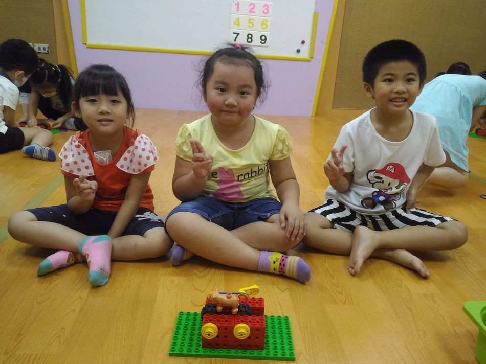 文件 : <FONT COLOR='red'>(108.10.14)樂高【遞物高手】-17.JPG</FONT> <BR> 尺寸 : <FONT COLOR='blue'>950 × 712</FONT> 圖元 <BR> 格式 : <FONT COLOR='green'>jpg</FONT> <BR> 大小 : <FONT COLOR='green'> -- </FONT> KB