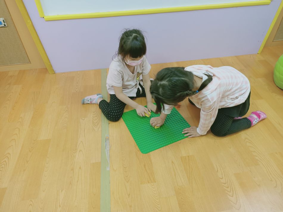 文件 : <FONT COLOR='red'>(109.04.06)樂高【旋轉門】.JPG</FONT> <BR> 尺寸 : <FONT COLOR='blue'>950 × 712</FONT> 圖元 <BR> 格式 : <FONT COLOR='green'>jpg</FONT> <BR> 大小 : <FONT COLOR='green'> -- </FONT> KB