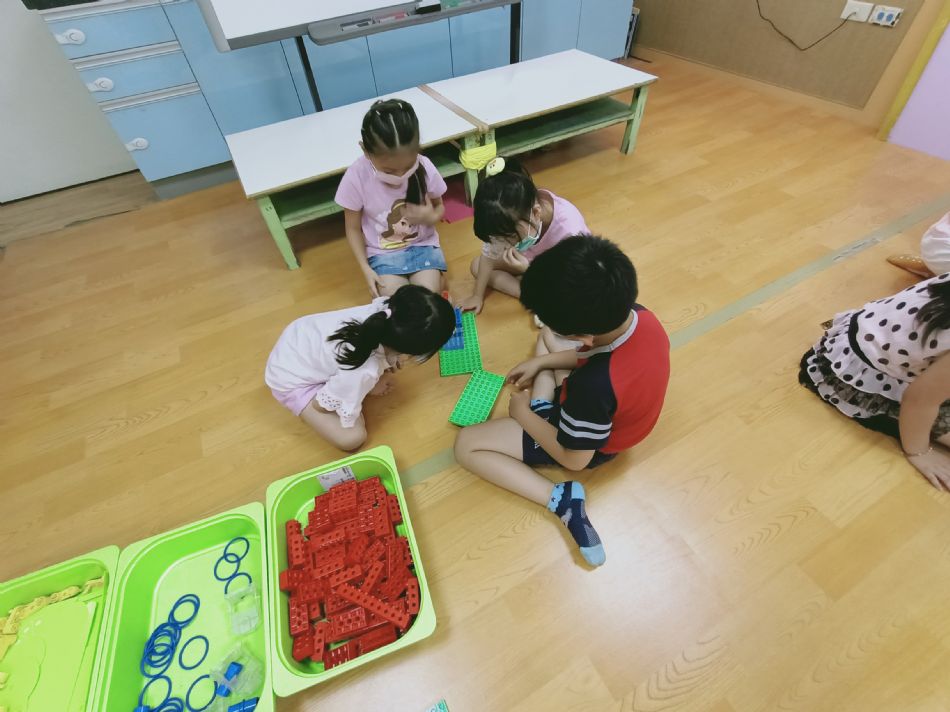 文件 : <FONT COLOR='red'>(109.06.22)樂高【綜合】-3.JPG</FONT> <BR> 尺寸 : <FONT COLOR='blue'>950 × 712</FONT> 圖元 <BR> 格式 : <FONT COLOR='green'>jpg</FONT> <BR> 大小 : <FONT COLOR='green'> -- </FONT> KB