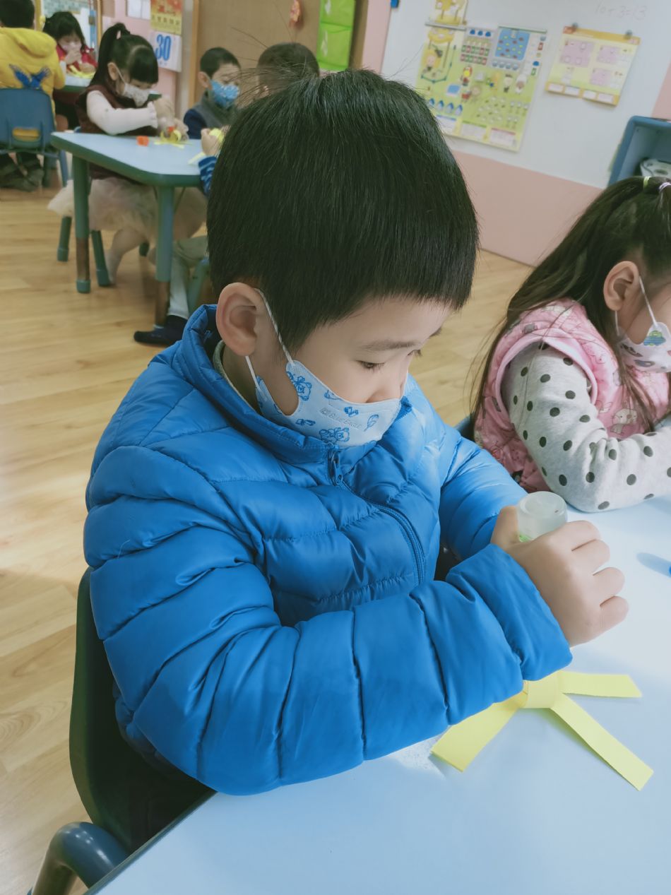 文件 : <FONT COLOR='red'>(109.01.30)燈籠製作-6.JPG</FONT> <BR> 尺寸 : <FONT COLOR='blue'>950 × 1267</FONT> 圖元 <BR> 格式 : <FONT COLOR='green'>jpg</FONT> <BR> 大小 : <FONT COLOR='green'> -- </FONT> KB