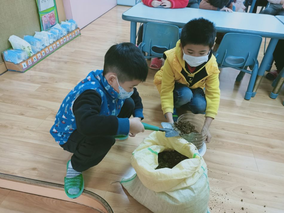 文件 : <FONT COLOR='red'>(109.02.10)挖土.JPG</FONT> <BR> 尺寸 : <FONT COLOR='blue'>950 × 712</FONT> 圖元 <BR> 格式 : <FONT COLOR='green'>jpg</FONT> <BR> 大小 : <FONT COLOR='green'> -- </FONT> KB