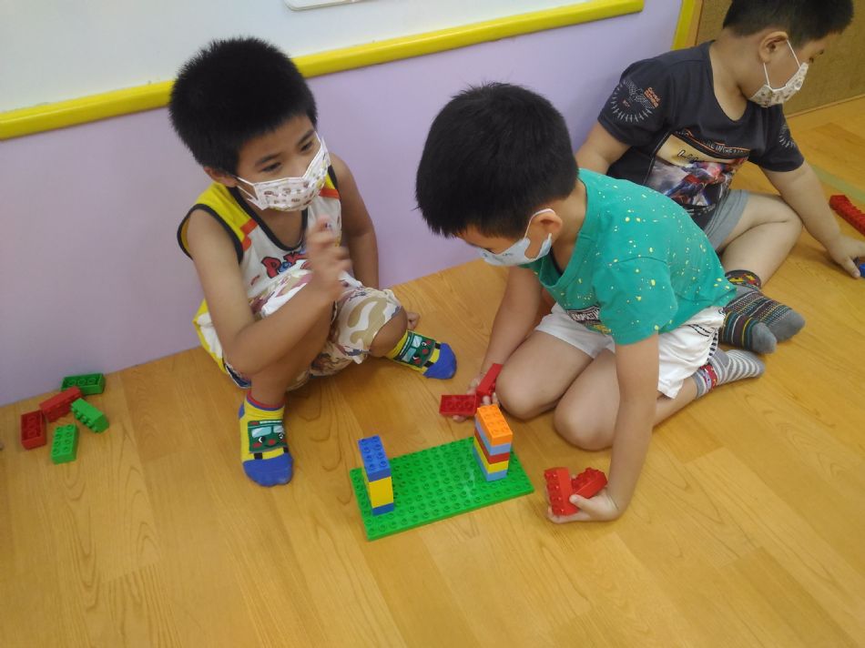 文件 : <FONT COLOR='red'>(109.09.09)樂高【電梯】-3.JPG</FONT> <BR> 尺寸 : <FONT COLOR='blue'>950 × 712</FONT> 圖元 <BR> 格式 : <FONT COLOR='green'>jpg</FONT> <BR> 大小 : <FONT COLOR='green'> -- </FONT> KB