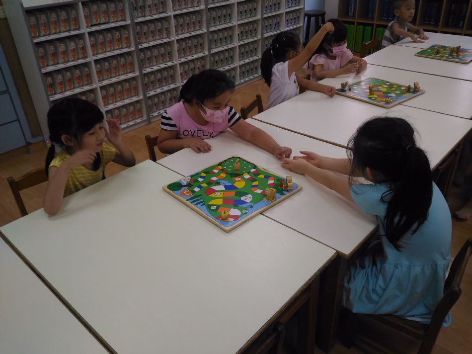 文件 : <FONT COLOR='red'>(108.08.13)桌遊-8.JPG</FONT> <BR> 尺寸 : <FONT COLOR='blue'>950 × 712</FONT> 圖元 <BR> 格式 : <FONT COLOR='green'>jpg</FONT> <BR> 大小 : <FONT COLOR='green'> -- </FONT> KB