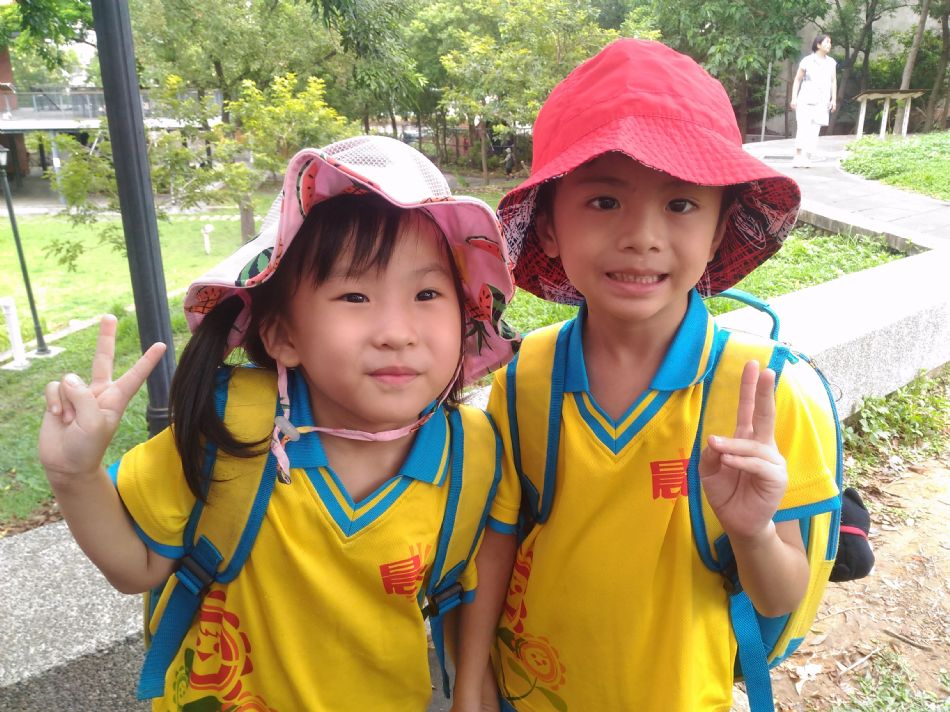 文件 : <FONT COLOR='red'>(108.08.16)戶外教學-1.JPG</FONT> <BR> 尺寸 : <FONT COLOR='blue'>950 × 712</FONT> 圖元 <BR> 格式 : <FONT COLOR='green'>jpg</FONT> <BR> 大小 : <FONT COLOR='green'> -- </FONT> KB