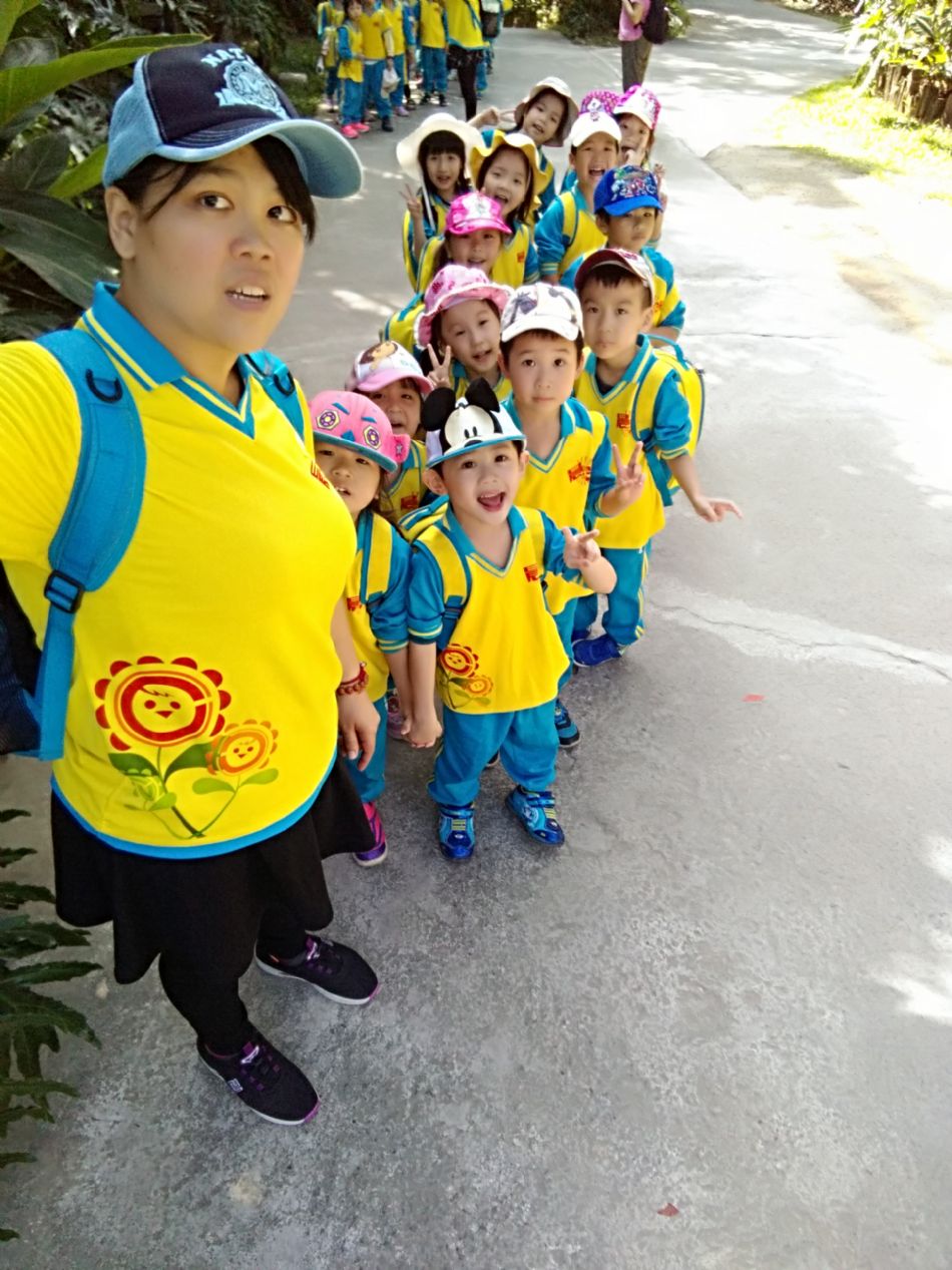 文件 : <FONT COLOR='red'>(108.11.01)戶外教學【綠世界】-15.JPG</FONT> <BR> 尺寸 : <FONT COLOR='blue'>950 × 1267</FONT> 圖元 <BR> 格式 : <FONT COLOR='green'>jpg</FONT> <BR> 大小 : <FONT COLOR='green'> -- </FONT> KB