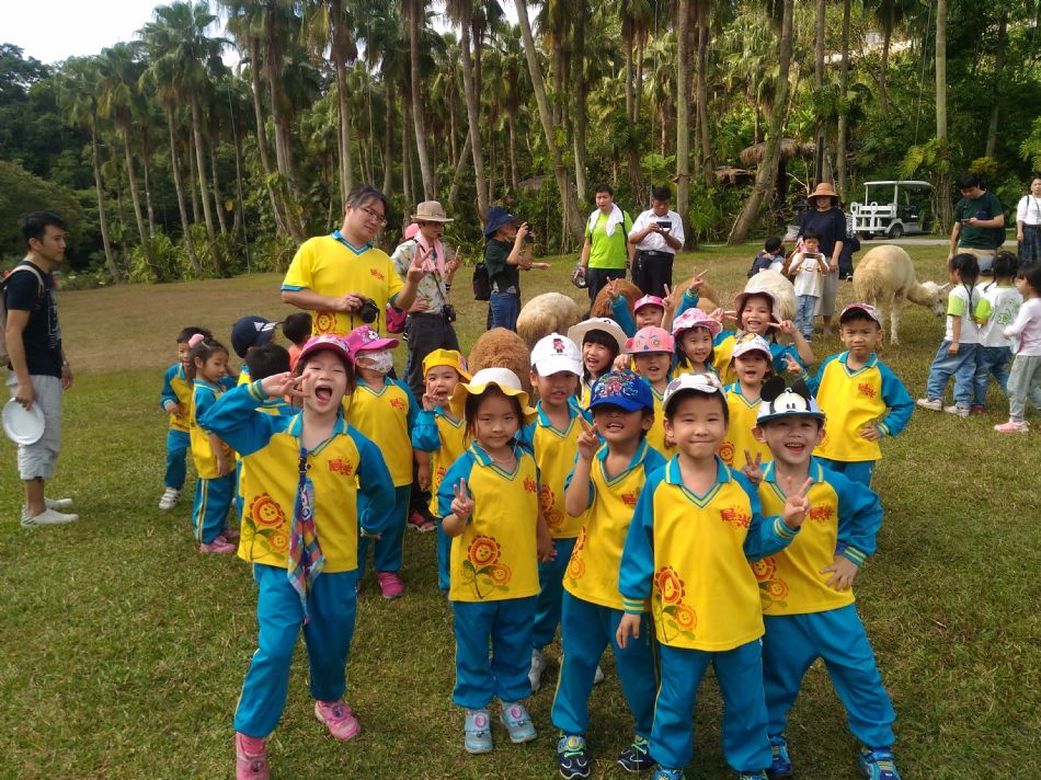 文件 : <FONT COLOR='red'>(108.11.01)戶外教學【綠世界】-18.JPG</FONT> <BR> 尺寸 : <FONT COLOR='blue'>950 × 712</FONT> 圖元 <BR> 格式 : <FONT COLOR='green'>jpg</FONT> <BR> 大小 : <FONT COLOR='green'> -- </FONT> KB