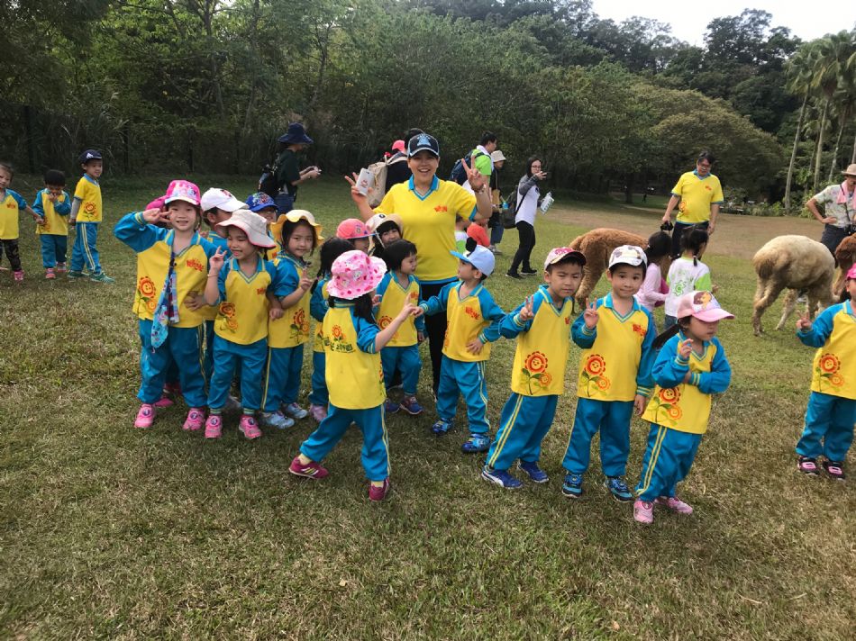 文件 : <FONT COLOR='red'>(108.11.01)戶外教學【綠世界】-24.JPG</FONT> <BR> 尺寸 : <FONT COLOR='blue'>950 × 712</FONT> 圖元 <BR> 格式 : <FONT COLOR='green'>jpg</FONT> <BR> 大小 : <FONT COLOR='green'> -- </FONT> KB