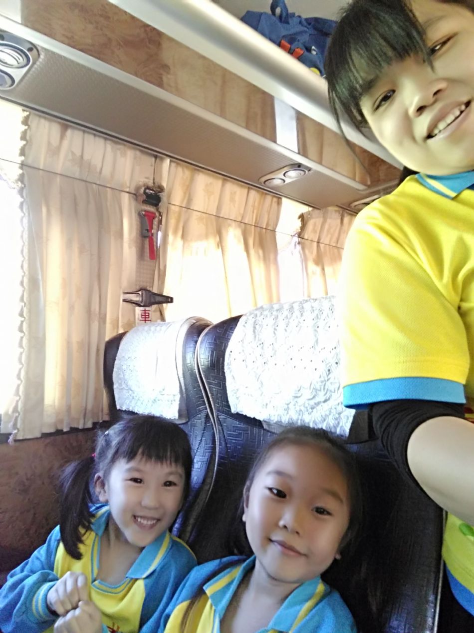 文件 : <FONT COLOR='red'>(108.11.01)戶外教學【綠世界】-28.JPG</FONT> <BR> 尺寸 : <FONT COLOR='blue'>950 × 1267</FONT> 圖元 <BR> 格式 : <FONT COLOR='green'>jpg</FONT> <BR> 大小 : <FONT COLOR='green'> -- </FONT> KB