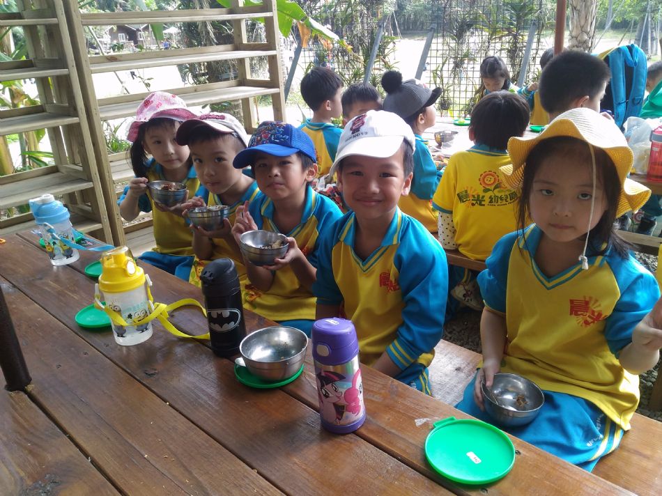 文件 : <FONT COLOR='red'>(108.11.01)戶外教學【綠世界】-30.JPG</FONT> <BR> 尺寸 : <FONT COLOR='blue'>950 × 712</FONT> 圖元 <BR> 格式 : <FONT COLOR='green'>jpg</FONT> <BR> 大小 : <FONT COLOR='green'> -- </FONT> KB