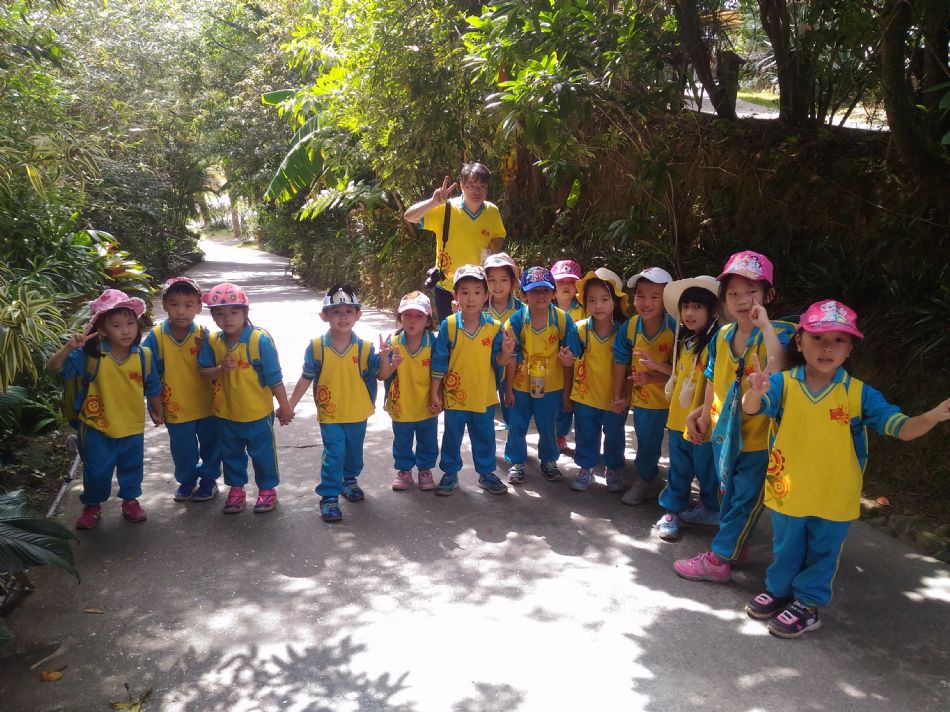 文件 : <FONT COLOR='red'>(108.11.01)戶外教學【綠世界】-31.JPG</FONT> <BR> 尺寸 : <FONT COLOR='blue'>950 × 712</FONT> 圖元 <BR> 格式 : <FONT COLOR='green'>jpg</FONT> <BR> 大小 : <FONT COLOR='green'> -- </FONT> KB