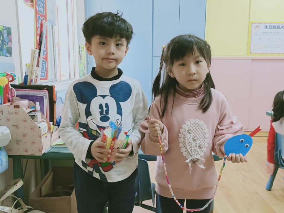 文件 : <FONT COLOR='red'>(109.02.12)主題創作【吸管】-1.JPG</FONT> <BR> 尺寸 : <FONT COLOR='blue'>950 × 712</FONT> 圖元 <BR> 格式 : <FONT COLOR='green'>jpg</FONT> <BR> 大小 : <FONT COLOR='green'> -- </FONT> KB