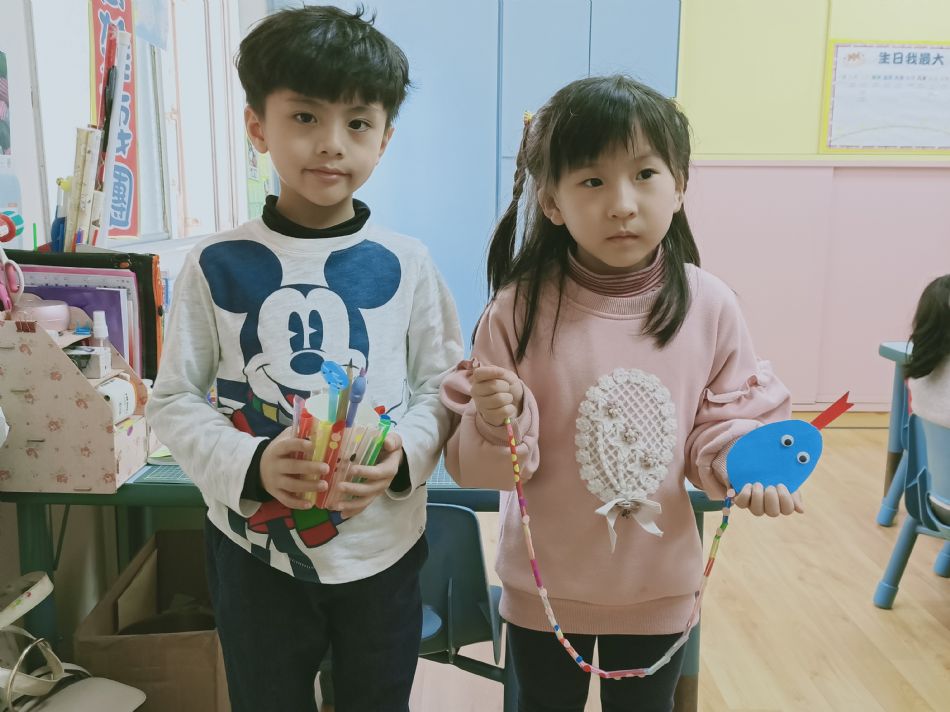 文件 : <FONT COLOR='red'>(109.02.12)主題創作【吸管】-3.JPG</FONT> <BR> 尺寸 : <FONT COLOR='blue'>950 × 712</FONT> 圖元 <BR> 格式 : <FONT COLOR='green'>jpg</FONT> <BR> 大小 : <FONT COLOR='green'> -- </FONT> KB