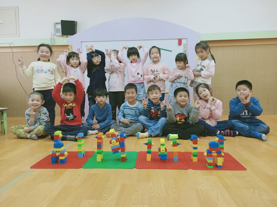 文件 : <FONT COLOR='red'>(109.03.16)樂高【小丑走鋼索】-3.JPG</FONT> <BR> 尺寸 : <FONT COLOR='blue'>950 × 712</FONT> 圖元 <BR> 格式 : <FONT COLOR='green'>jpg</FONT> <BR> 大小 : <FONT COLOR='green'> -- </FONT> KB