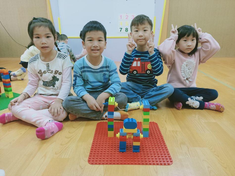 文件 : <FONT COLOR='red'>(109.03.16)樂高【小丑走鋼索】-5.JPG</FONT> <BR> 尺寸 : <FONT COLOR='blue'>950 × 712</FONT> 圖元 <BR> 格式 : <FONT COLOR='green'>jpg</FONT> <BR> 大小 : <FONT COLOR='green'> -- </FONT> KB