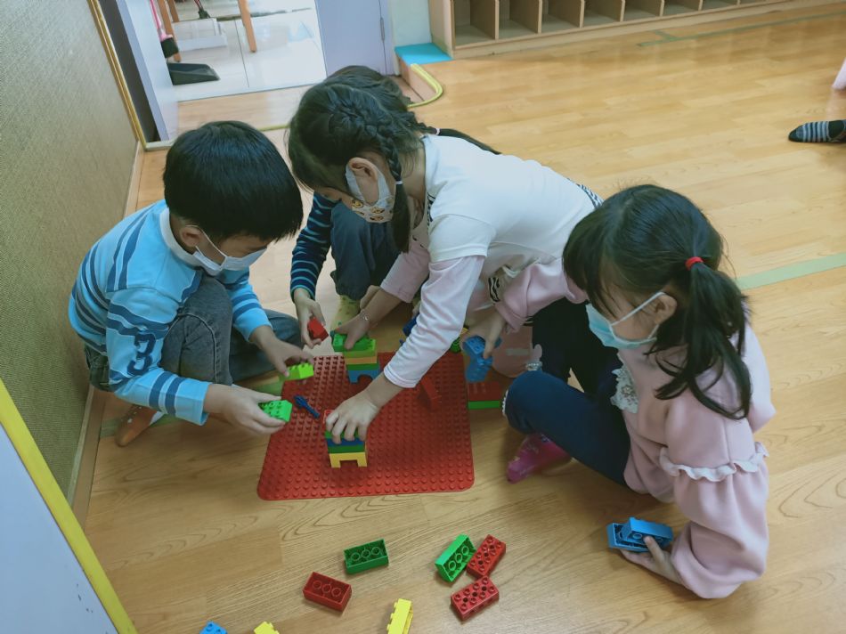 文件 : <FONT COLOR='red'>(109.03.16)樂高【小丑走鋼索】.JPG</FONT> <BR> 尺寸 : <FONT COLOR='blue'>950 × 712</FONT> 圖元 <BR> 格式 : <FONT COLOR='green'>jpg</FONT> <BR> 大小 : <FONT COLOR='green'> -- </FONT> KB