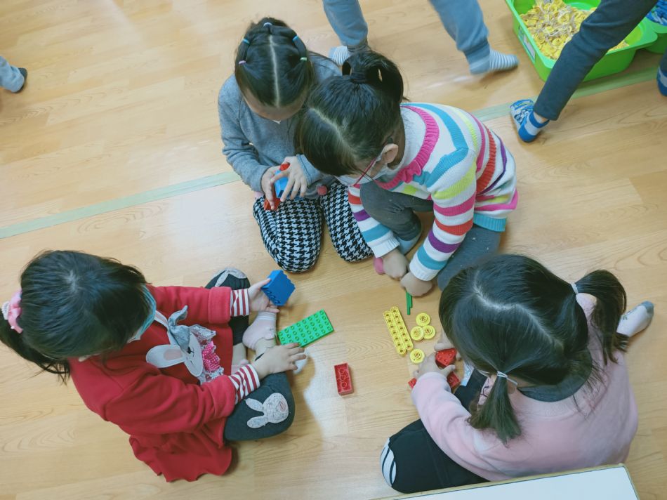 文件 : <FONT COLOR='red'>(109.04.13)樂高【纜車】-5.JPG</FONT> <BR> 尺寸 : <FONT COLOR='blue'>950 × 712</FONT> 圖元 <BR> 格式 : <FONT COLOR='green'>jpg</FONT> <BR> 大小 : <FONT COLOR='green'> -- </FONT> KB