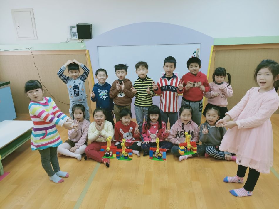 文件 : <FONT COLOR='red'>(109.04.13)樂高【纜車】-7.JPG</FONT> <BR> 尺寸 : <FONT COLOR='blue'>950 × 712</FONT> 圖元 <BR> 格式 : <FONT COLOR='green'>jpg</FONT> <BR> 大小 : <FONT COLOR='green'> -- </FONT> KB