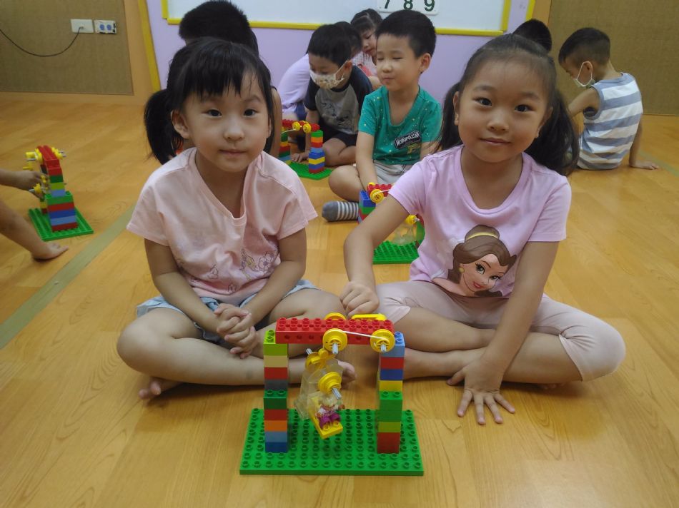 文件 : <FONT COLOR='red'>(109.09.09)樂高【電梯】-1.JPG</FONT> <BR> 尺寸 : <FONT COLOR='blue'>950 × 712</FONT> 圖元 <BR> 格式 : <FONT COLOR='green'>jpg</FONT> <BR> 大小 : <FONT COLOR='green'> -- </FONT> KB