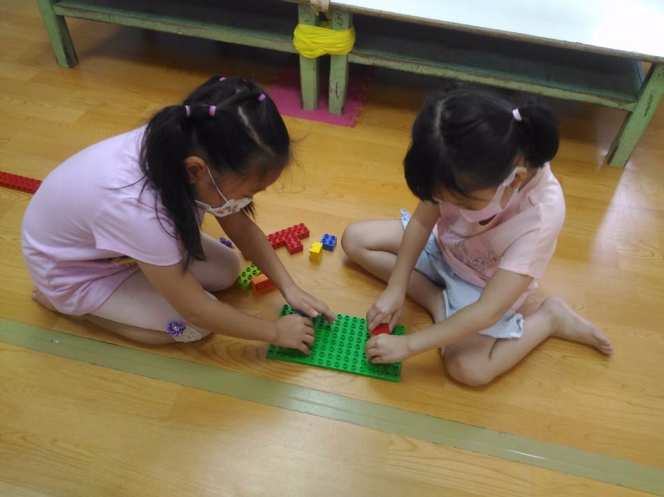 文件 : <FONT COLOR='red'>(109.09.09)樂高【電梯】-3.JPG</FONT> <BR> 尺寸 : <FONT COLOR='blue'>950 × 712</FONT> 圖元 <BR> 格式 : <FONT COLOR='green'>jpg</FONT> <BR> 大小 : <FONT COLOR='green'> -- </FONT> KB