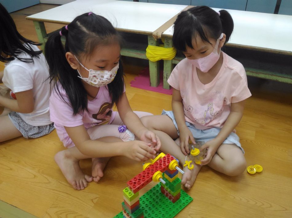 文件 : <FONT COLOR='red'>(109.09.09)樂高【電梯】-4.JPG</FONT> <BR> 尺寸 : <FONT COLOR='blue'>950 × 712</FONT> 圖元 <BR> 格式 : <FONT COLOR='green'>jpg</FONT> <BR> 大小 : <FONT COLOR='green'> -- </FONT> KB