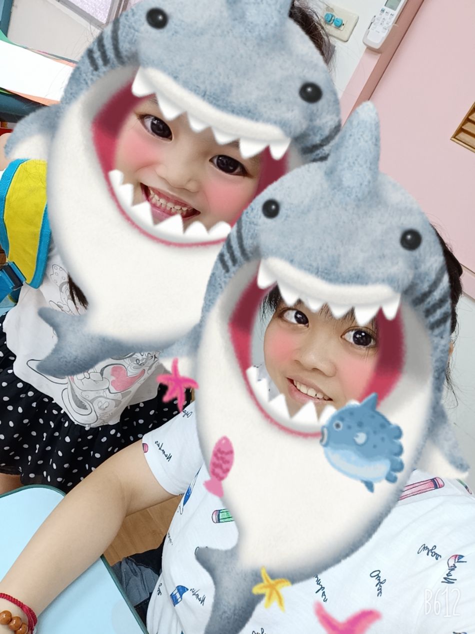 文件 : <FONT COLOR='red'>(109.06.19)玩沙-3.JPG</FONT> <BR> 尺寸 : <FONT COLOR='blue'>950 × 1267</FONT> 圖元 <BR> 格式 : <FONT COLOR='green'>jpg</FONT> <BR> 大小 : <FONT COLOR='green'> -- </FONT> KB