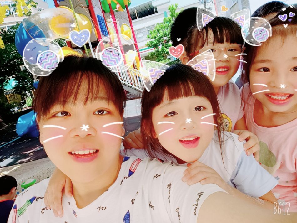 文件 : <FONT COLOR='red'>(109.06.19)玩沙-8.JPG</FONT> <BR> 尺寸 : <FONT COLOR='blue'>950 × 712</FONT> 圖元 <BR> 格式 : <FONT COLOR='green'>jpg</FONT> <BR> 大小 : <FONT COLOR='green'> -- </FONT> KB