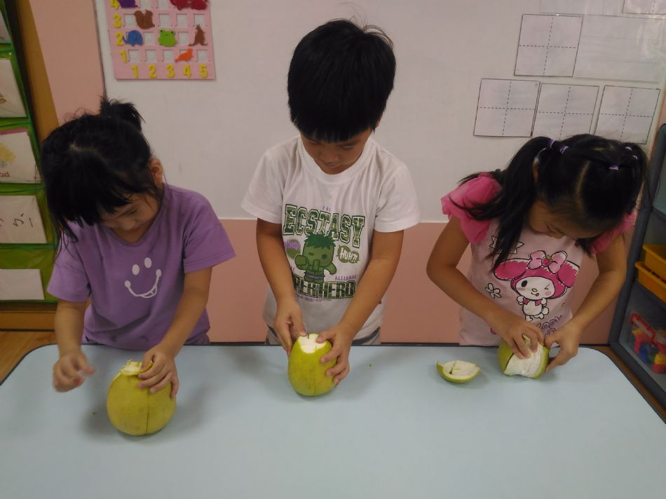 文件 : <FONT COLOR='red'>(109.09.12)中秋慶團圓-6.JPG</FONT> <BR> 尺寸 : <FONT COLOR='blue'>950 × 712</FONT> 圖元 <BR> 格式 : <FONT COLOR='green'>jpg</FONT> <BR> 大小 : <FONT COLOR='green'> -- </FONT> KB