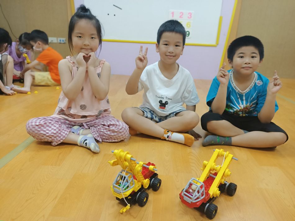 文件 : <FONT COLOR='red'>(109.05.25)樂高【吊車】-7.JPG</FONT> <BR> 尺寸 : <FONT COLOR='blue'>950 × 712</FONT> 圖元 <BR> 格式 : <FONT COLOR='green'>jpg</FONT> <BR> 大小 : <FONT COLOR='green'> -- </FONT> KB