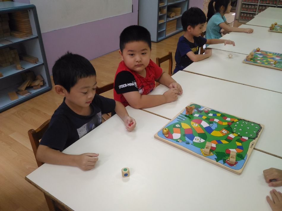 文件 : <FONT COLOR='red'>(108.08.13)桌遊-3.JPG</FONT> <BR> 尺寸 : <FONT COLOR='blue'>950 × 712</FONT> 圖元 <BR> 格式 : <FONT COLOR='green'>jpg</FONT> <BR> 大小 : <FONT COLOR='green'> -- </FONT> KB