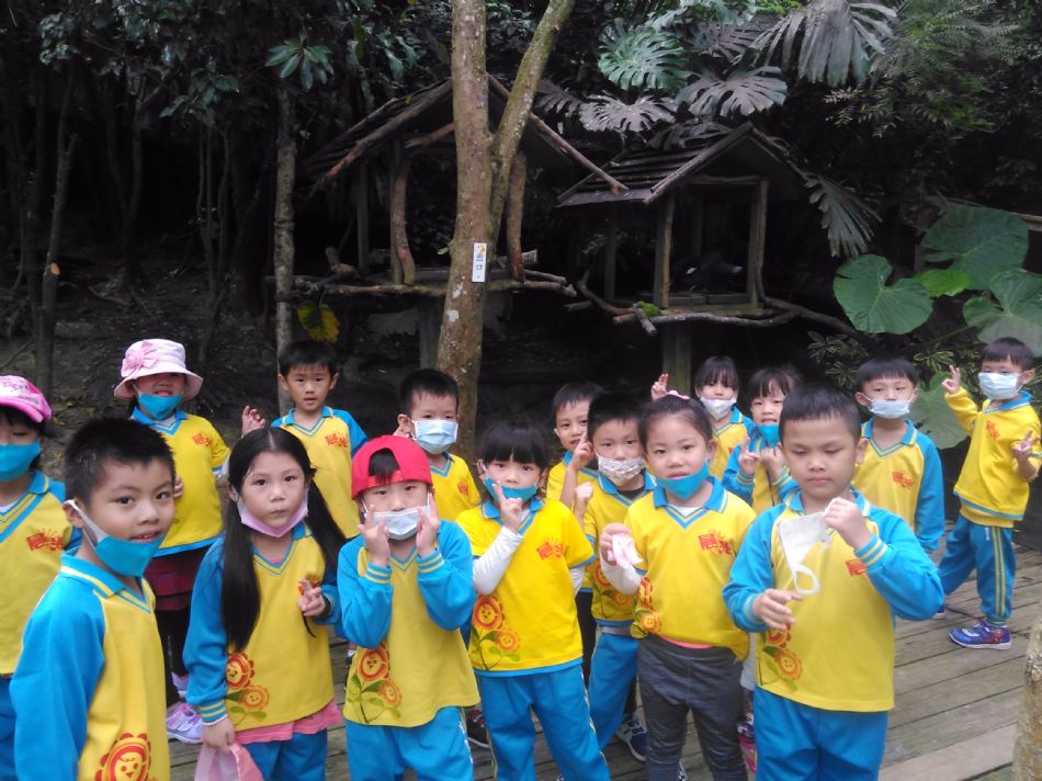 文件 : <FONT COLOR='red'>(108.11.01)綠世界 A-18.JPG</FONT> <BR> 尺寸 : <FONT COLOR='blue'>950 × 712</FONT> 圖元 <BR> 格式 : <FONT COLOR='green'>jpg</FONT> <BR> 大小 : <FONT COLOR='green'> -- </FONT> KB