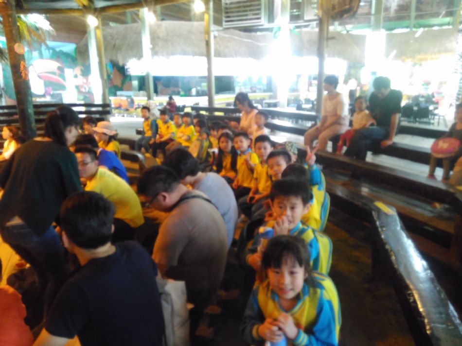 文件 : <FONT COLOR='red'>(108.11.01)綠世界 A-2.JPG</FONT> <BR> 尺寸 : <FONT COLOR='blue'>950 × 712</FONT> 圖元 <BR> 格式 : <FONT COLOR='green'>jpg</FONT> <BR> 大小 : <FONT COLOR='green'> -- </FONT> KB