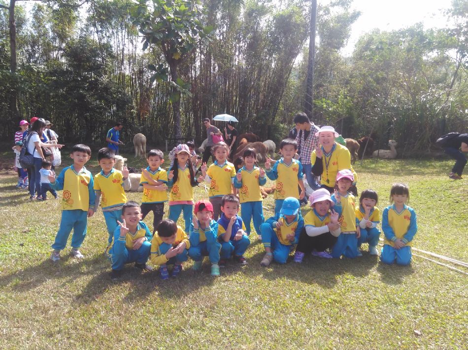 文件 : <FONT COLOR='red'>(108.11.01)綠世界 A-37.JPG</FONT> <BR> 尺寸 : <FONT COLOR='blue'>950 × 712</FONT> 圖元 <BR> 格式 : <FONT COLOR='green'>jpg</FONT> <BR> 大小 : <FONT COLOR='green'> -- </FONT> KB